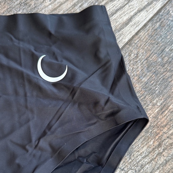 Black High-Waisted Panties - Picture 8 of 11